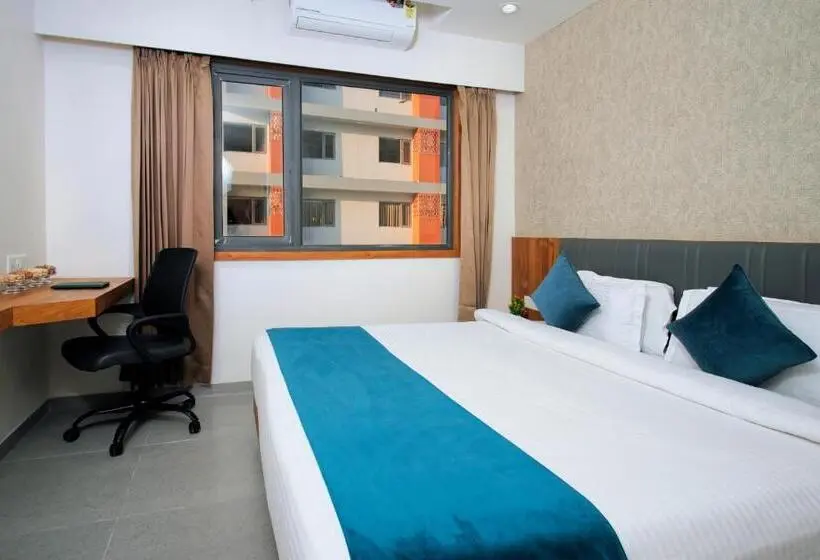デラックスルーム, Pride Elite Wellness Resort Becharaji Near Becharaji Railway Station