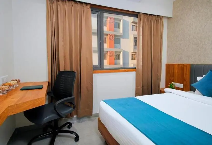 スーペリアールーム, Pride Elite Wellness Resort Becharaji Near Becharaji Railway Station
