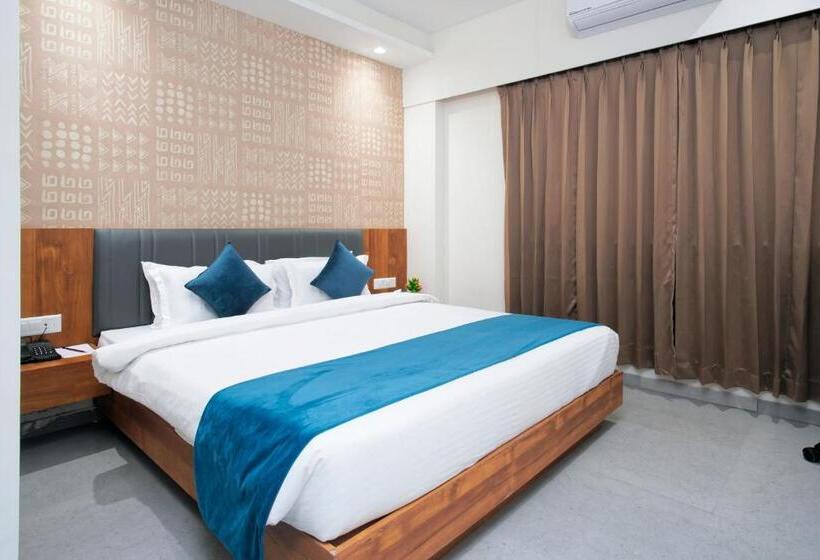 Quarto Superior, Pride Elite Wellness Resort Becharaji Near Becharaji Railway Station