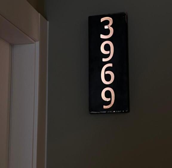 غرفة قياسية ثلاثية, Ca  De Sass