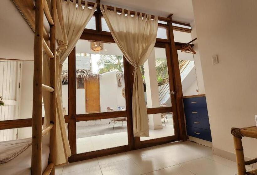 מיטה בחדר משותף, Kinti Guest House