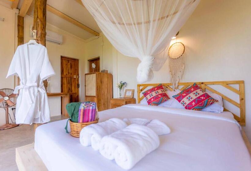 패밀리 룸, Nakhao Cottage