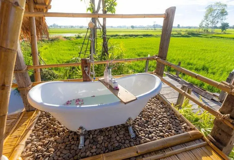 Perhehuone, Nakhao Cottage