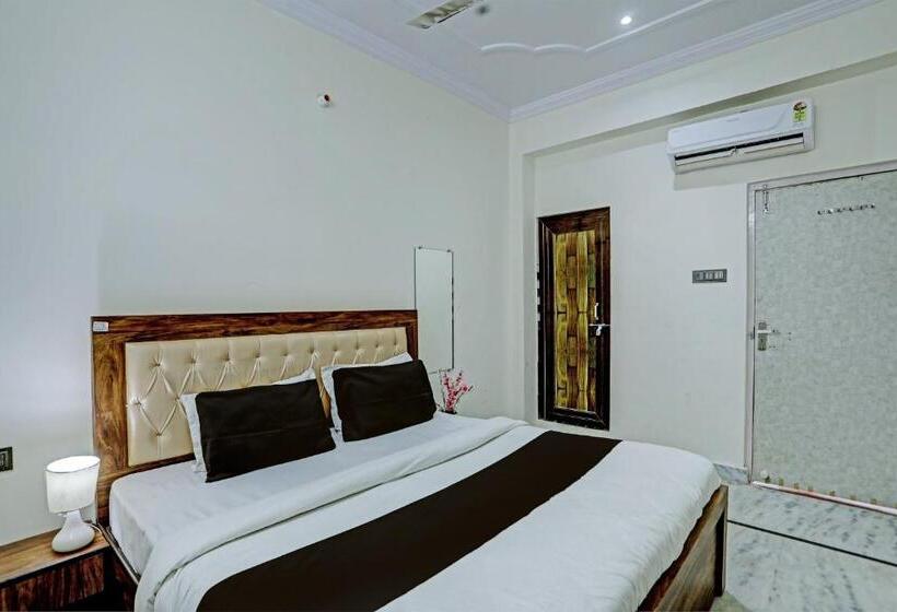 חדר קלאסי לשלושה, Oyo The Adiitya Inn