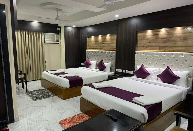 Family Room, Rupasi Bangla 2, New Digha   Near Sea Beach ! Easygorooms