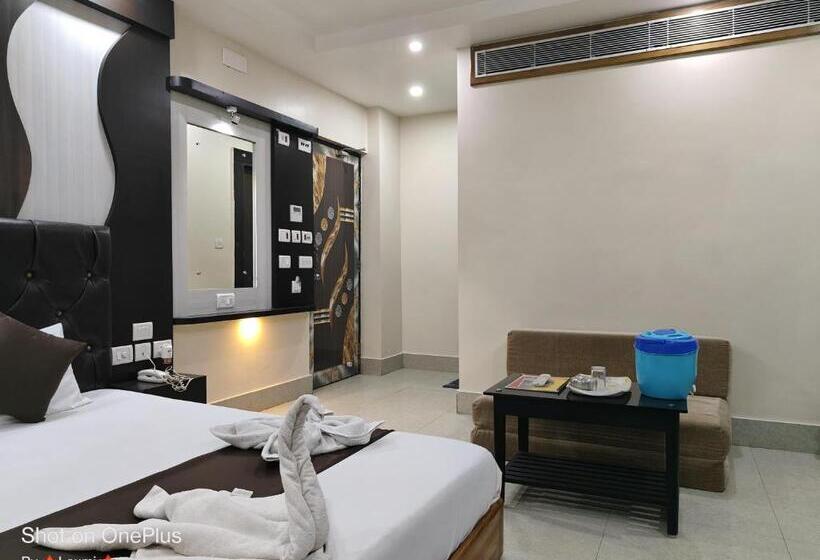 Family Room, Rupasi Bangla 2, New Digha   Near Sea Beach ! Easygorooms