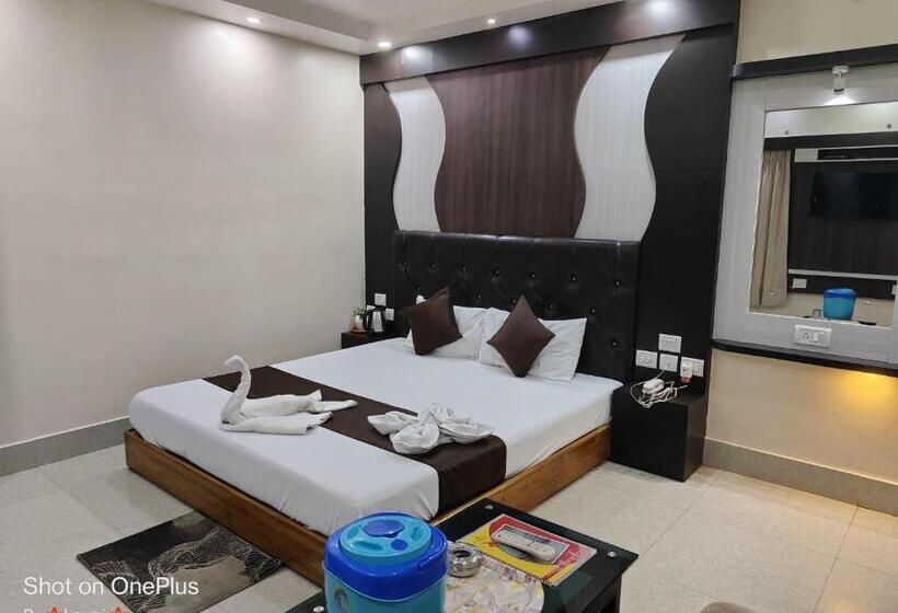 Family Room, Rupasi Bangla 2, New Digha   Near Sea Beach ! Easygorooms