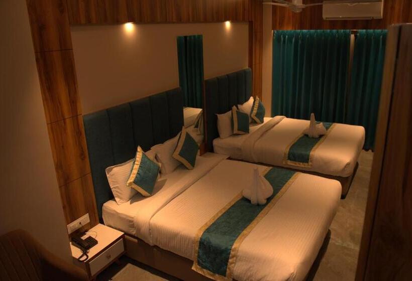 חדר סטנדרט לארבעה, Tanisha