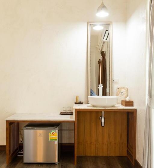 Номер Deluxe Кровать Кинг, Within Korat Sawairiang