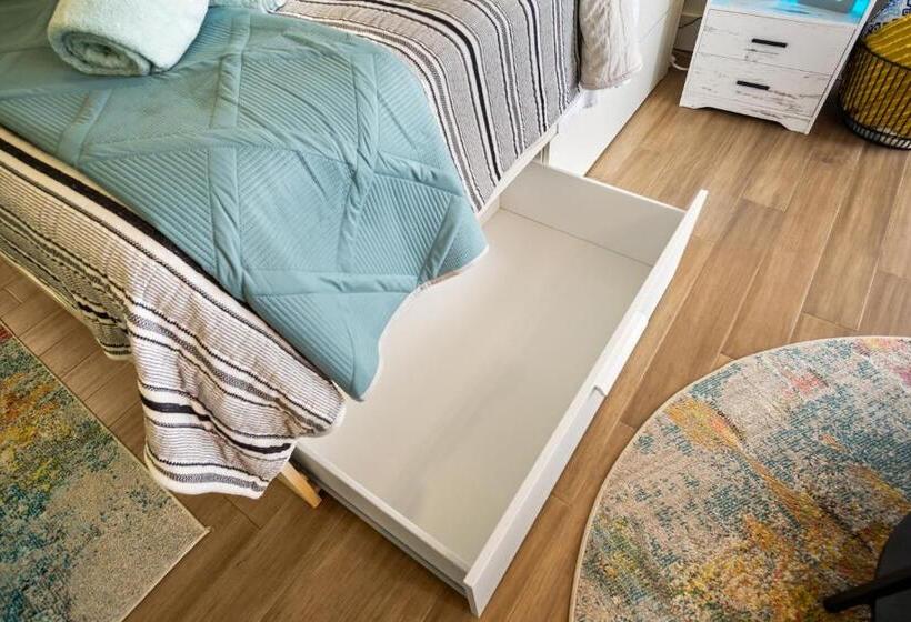 إستديو قياسى مزود بشرفة, Open For 2025 Speedweeks Daytona 500   Beachfront Studio   Private Balcony With Ocean View   Pool