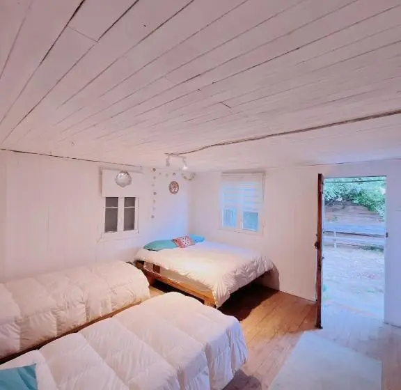 اتاق خانوادگی با چشم‌انداز باغ, Surfhouse Pichilemu