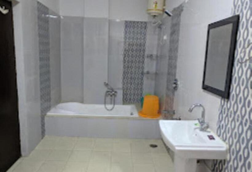 デラックスルーム, Devdar Resort  Dharamshala
