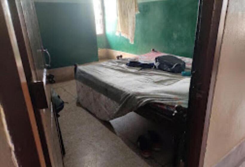 Quarto Estandar, Mayur,cuttack