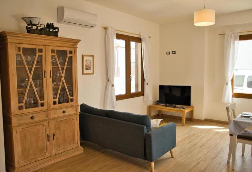 Номер Стандарт с Балконом, Dommu Livia