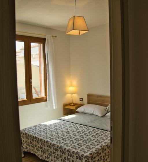 Номер Стандарт Вид на Сад, Dommu Livia