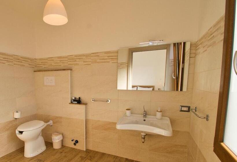 Номер Стандарт Вид на Сад, Dommu Livia