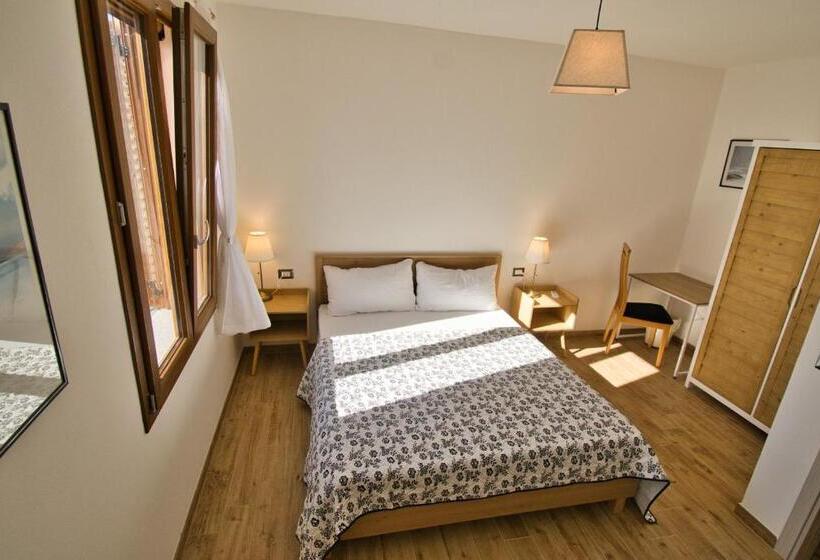 Номер Стандарт Вид на Сад, Dommu Livia