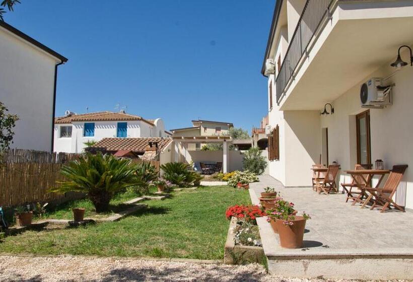 Номер Стандарт Вид на Сад, Dommu Livia