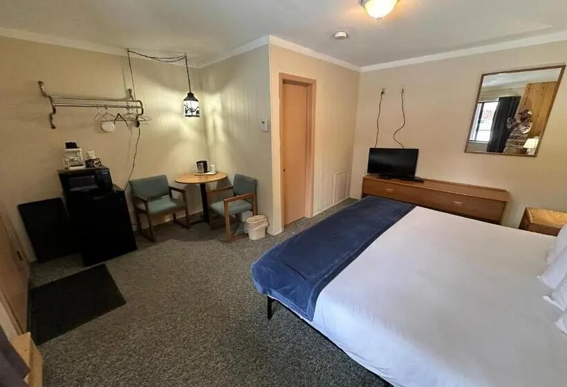 キングサイズベッドのデラックスルーム, Ute Bluff Lodge, Cabins And Rv Park