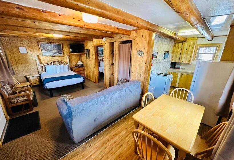 غرفة عائلية مطلّة علي الجبل, Ute Bluff Lodge, Cabins And Rv Park