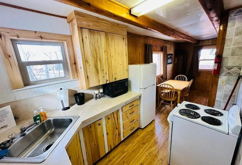 غرفة عائلية مطلّة علي الجبل, Ute Bluff Lodge, Cabins And Rv Park