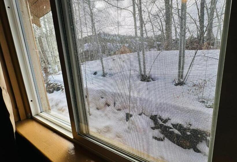 غرفة عائلية مطلّة علي الجبل, Ute Bluff Lodge, Cabins And Rv Park