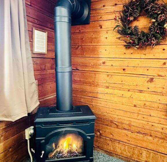 جناح عائلي, Ute Bluff Lodge, Cabins And Rv Park