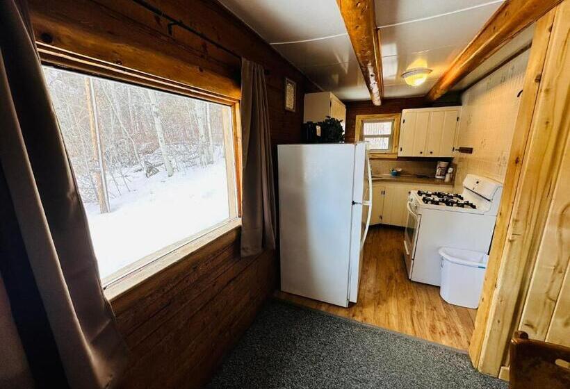 جناح عائلي, Ute Bluff Lodge, Cabins And Rv Park