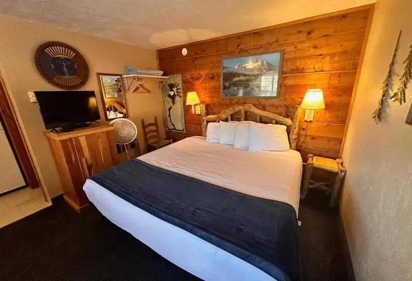 キングサイズベッドのデラックススイート, Ute Bluff Lodge, Cabins And Rv Park