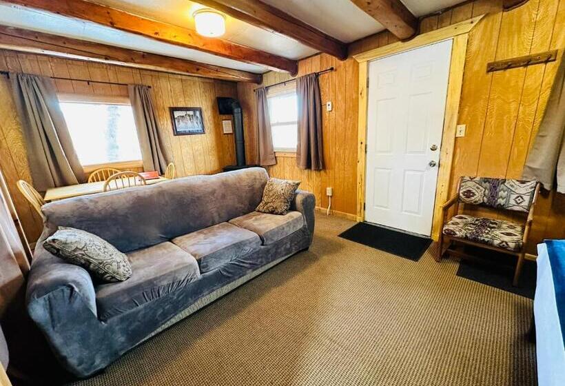 غرفة عائلية مطلّة علي الجبل, Ute Bluff Lodge, Cabins And Rv Park