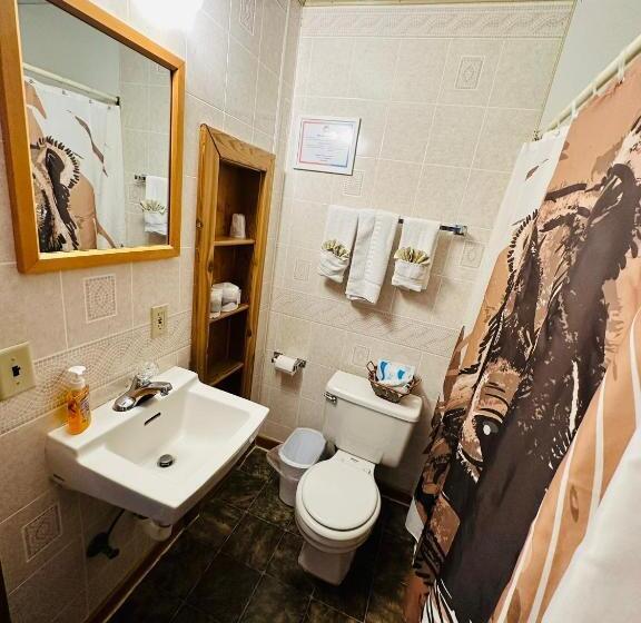 جناح عائلي, Ute Bluff Lodge, Cabins And Rv Park