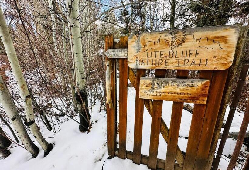 غرفة عائلية, Ute Bluff Lodge, Cabins And Rv Park