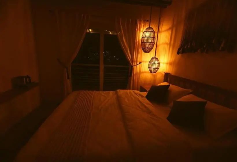マウンテンビュースタンダードルーム, Kachins Homes