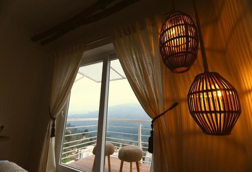 Standard Room Mountain View, Kachins Homes