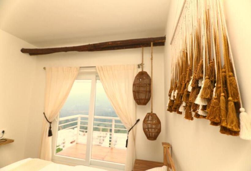 Standard Room Mountain View, Kachins Homes