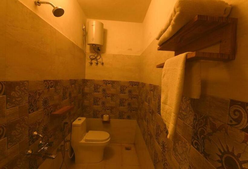 Basic Room, Kachins Homes