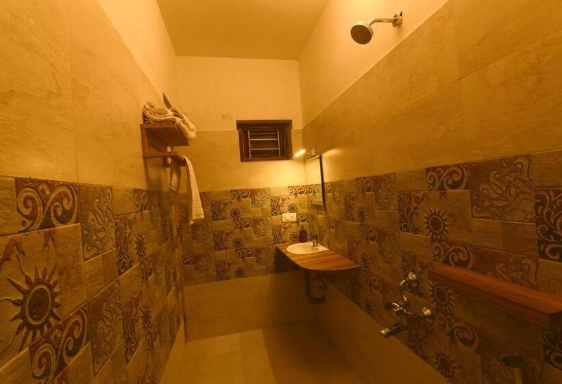 Basic Room, Kachins Homes