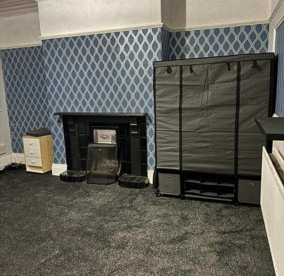 דירת דופלקס בת חדר שינה 1, Victor S House