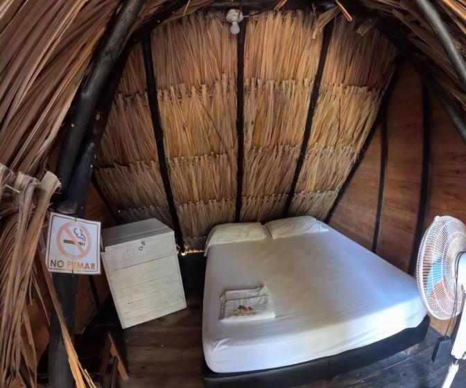 带共用浴室的标准房间, Hugos Place Baru