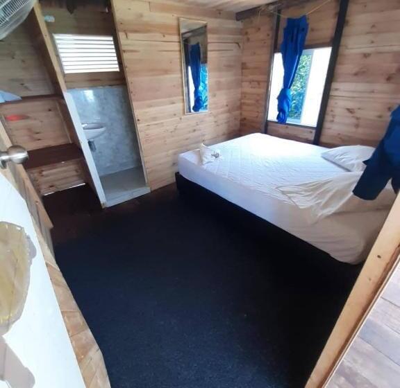 标准间带阳台, Hugos Place Baru