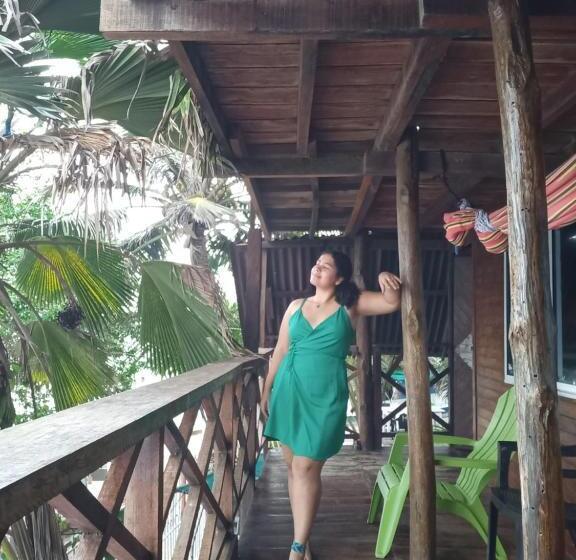 标准间带阳台, Hugos Place Baru