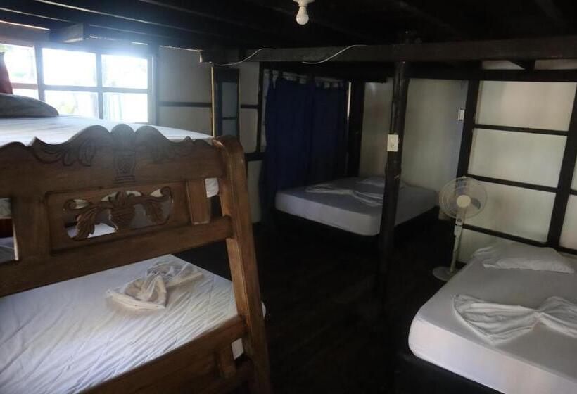 家庭间, Hugos Place Baru