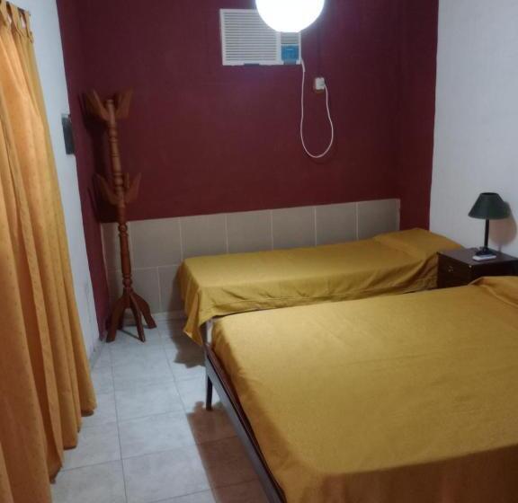 غرفة قياسية ثلاثية حمام مشترك, Posada Cuatro Hermanos