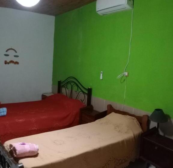 غرفة قياسية رباعية حمام مشترك, Posada Cuatro Hermanos