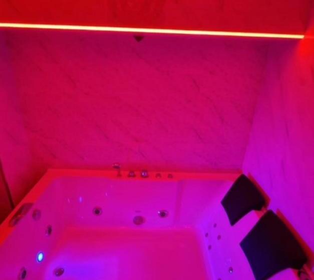 ハイドロマッサージバス付きスイート, B&b Grecale Suite & Spa