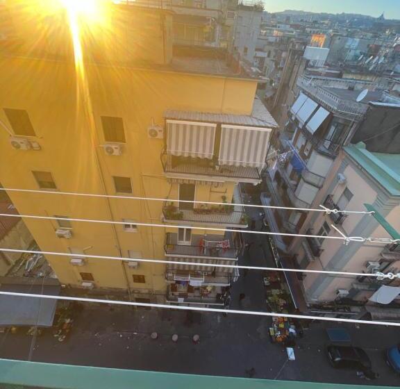 اتاق لوکس با بالکن, Sunny Suite Napoli