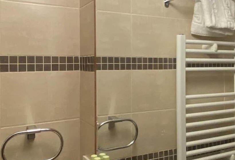 标准单人间, Am Fluss