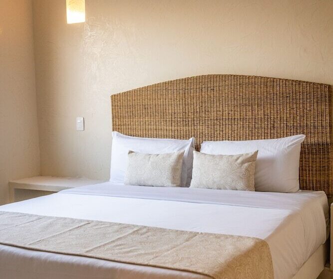 اتاق سوپریور با تخت بزرگ, Casa Noa Colonial Rooms