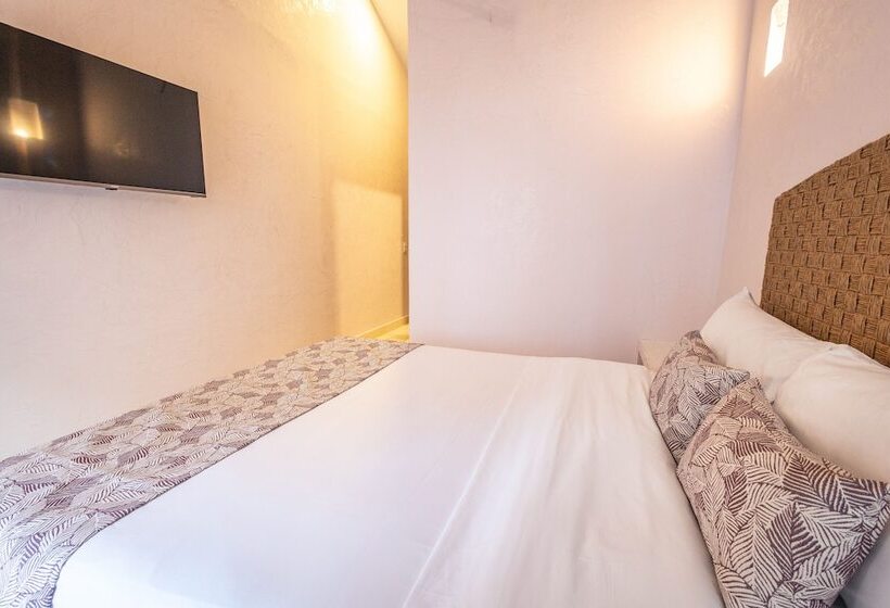 اتاق لوکس با بالکن, Casa Noa Colonial Rooms