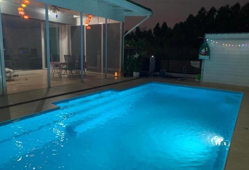 غرفة قياسية, My Second Home